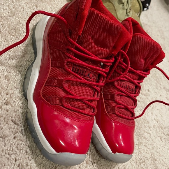 Retro Jordan 11 - Picture 1 of 3